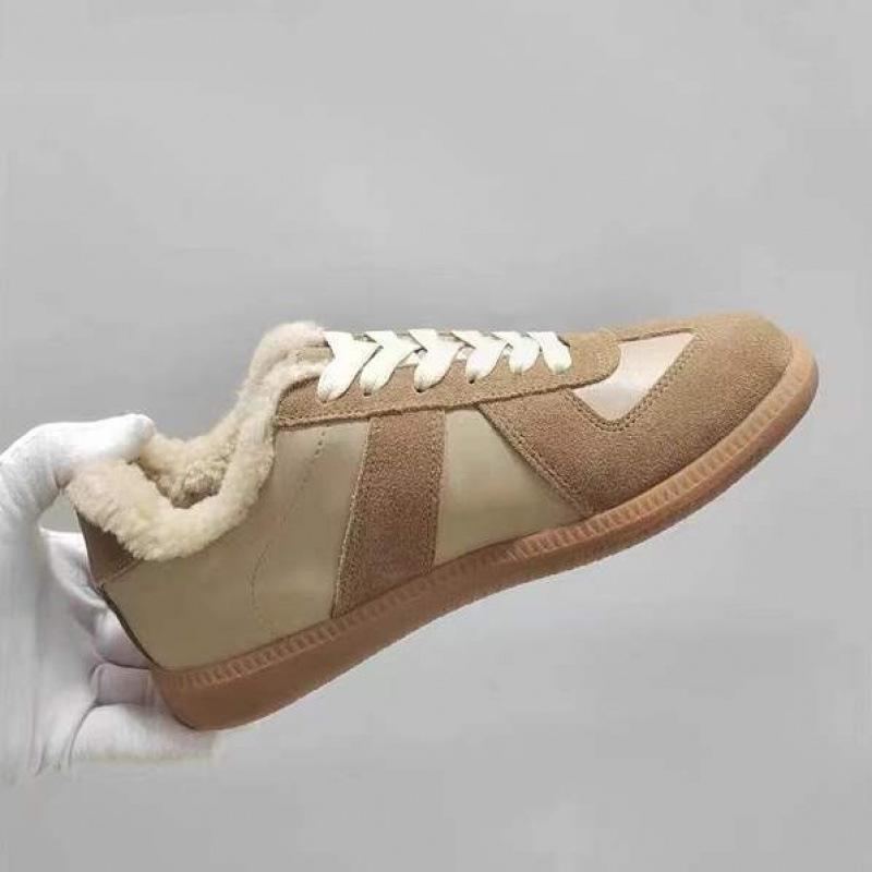 

2025 new thick-soled winter velvet sports shoes flat-soled casual moral training shoes color matching lace-up white shoes board shoes women 40 хаки