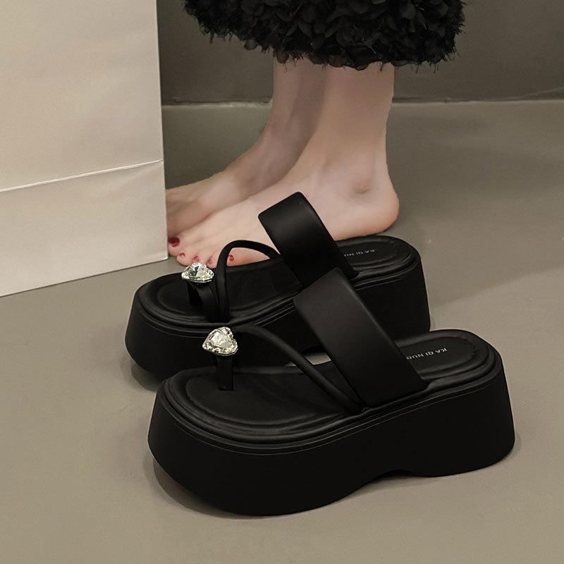 Small height-increasing platform beach shoes for women's summer wear 2025 new high-end silver rhinestone toe slippers