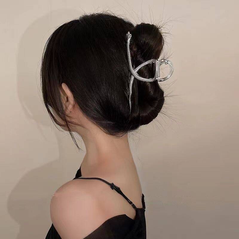 New Punk Cool Metal Hair Claws Korean Geometric Snake Shape Shark Hair Clip Clamp Girls Hair Accessories Women Hairpins Headwear