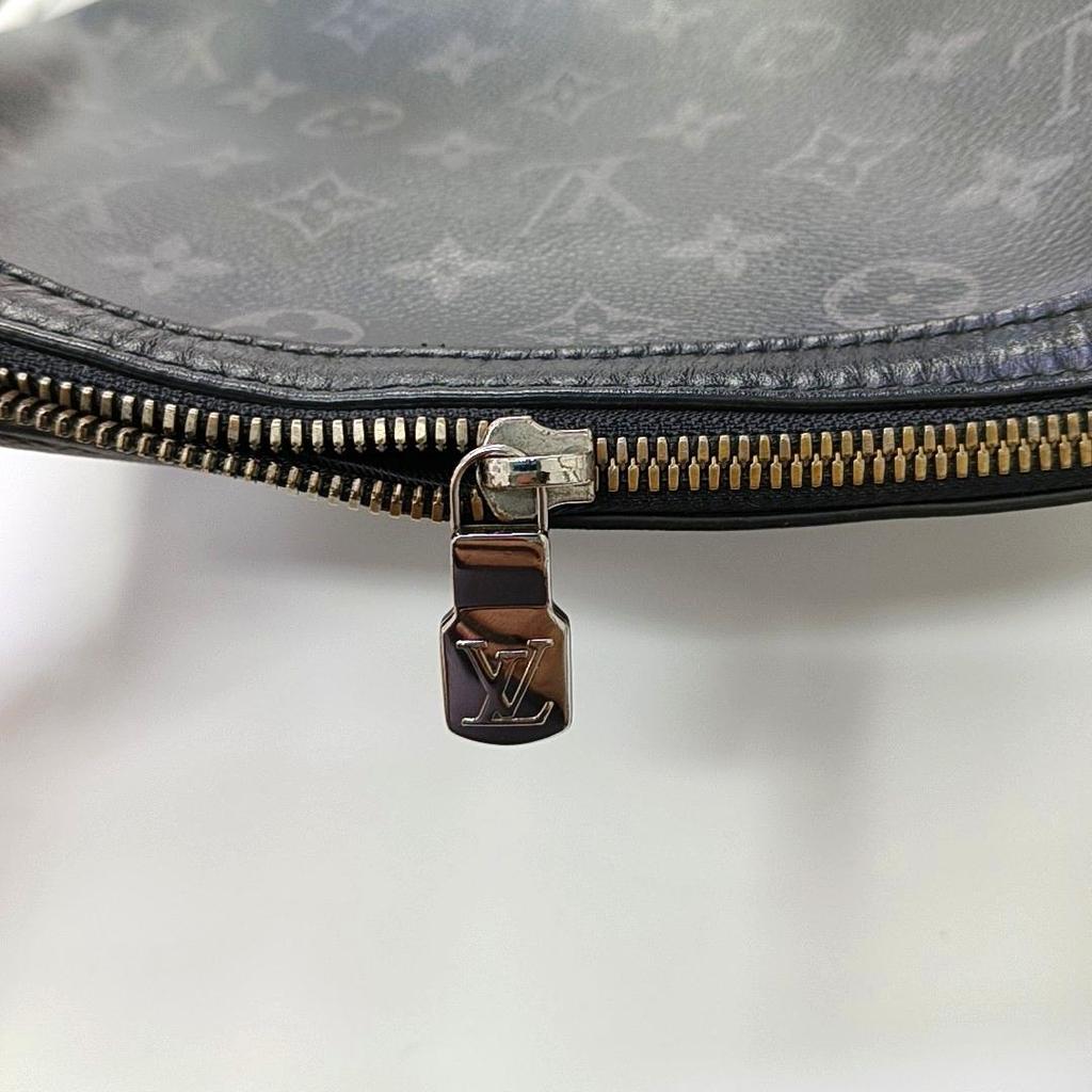 [Pre-Owned] Louis Vuitton Trio Messenger 'Monogram Eclipse Reverse Canvas' - Very Good #19ENI0M