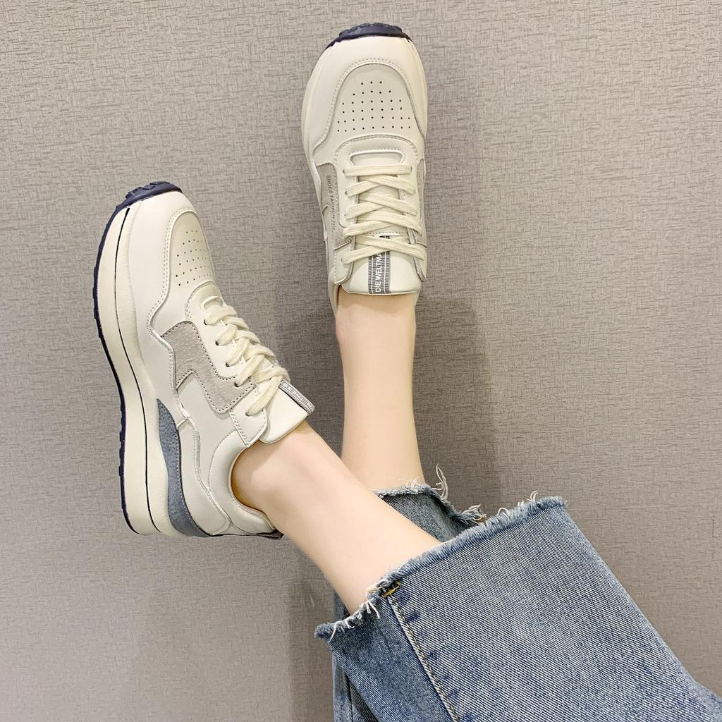Women's  New Thick Sole Lightweight Breathable White Running Flats Spring Autumn Casual Shoes Thick Bottom Heightening