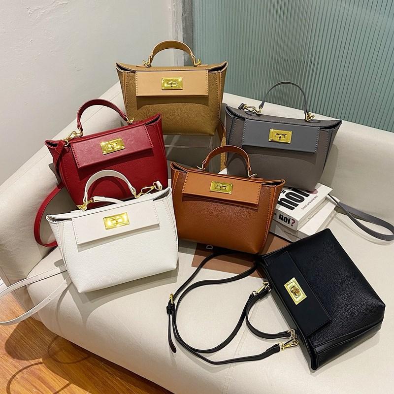 Retro High-End Handbag Bag Women'S Simple Shoulder Bag Light Luxury Versatile Messenger Bag
