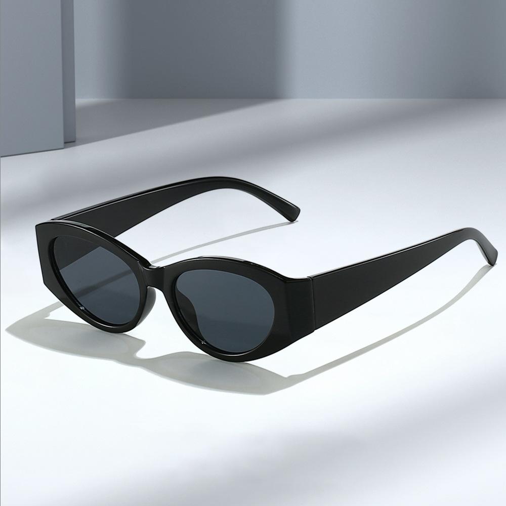 Retro Olive Green Cat Eye Sunglasses for Women Men Stylish UV Protection Trendy Fashion Street Style Eyewear