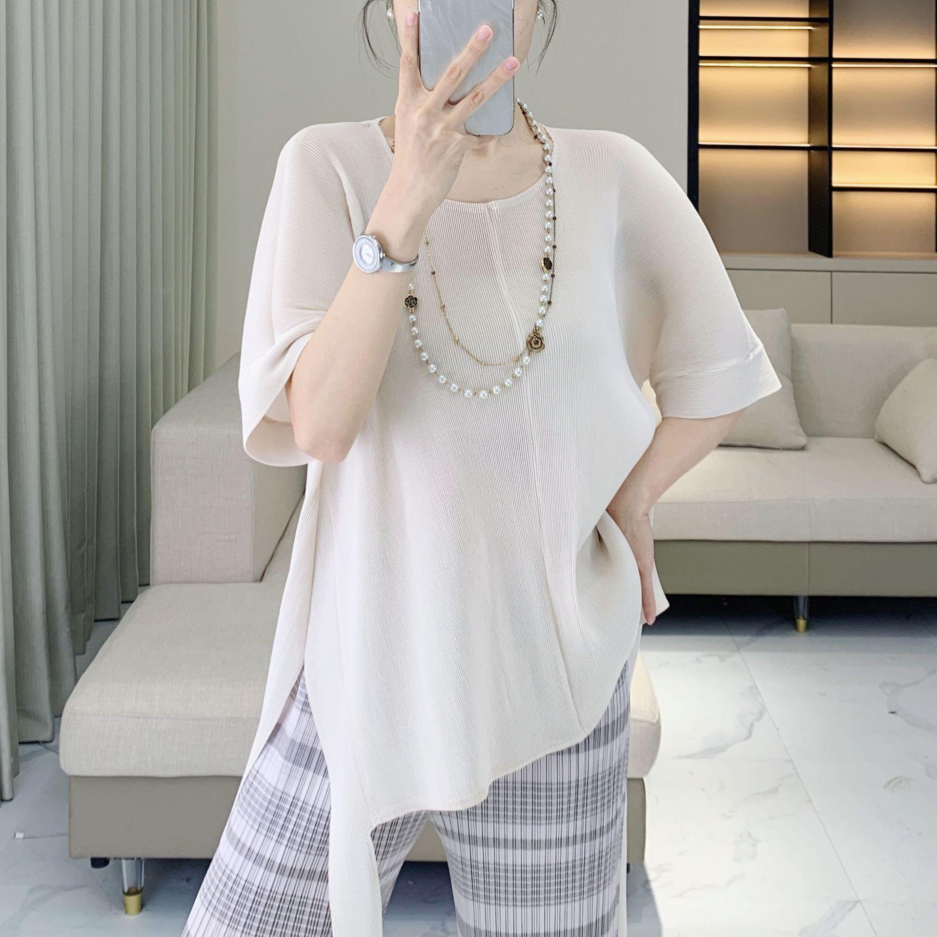 

Women s 2025 Summer Pleated Top: Casual Round Neck Short Sleeve with Slit Design One Size (90-150 jin) абрикосовый