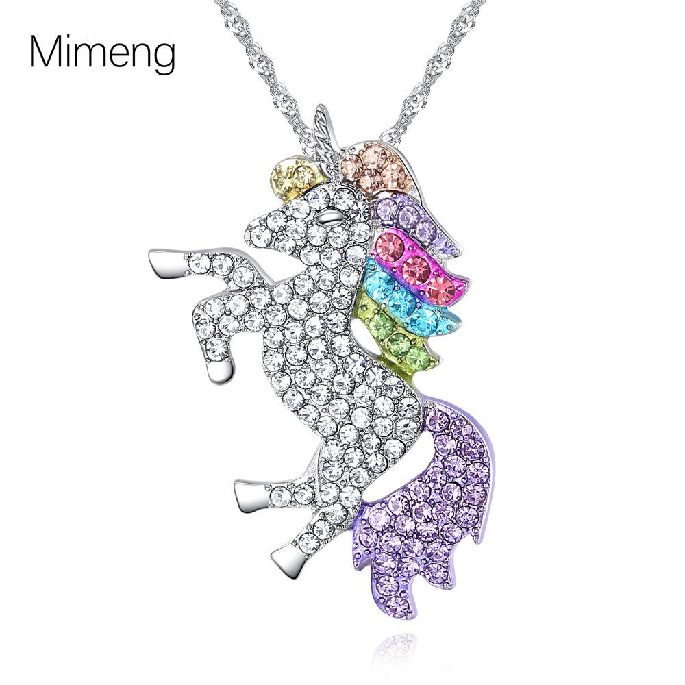 

Elegant Women s Zircon Pendant Necklace - Light Luxury Clavicle Chain