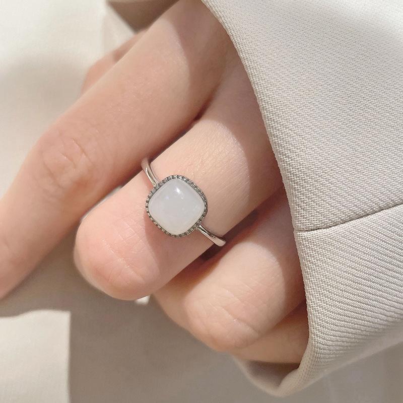 Narodowy Styl Hetian Jade Pierścionek Damski Niszowy Design Prosta Moda Kamień Szlachetny Spersonalizowany Jadeitowy Pierścionek