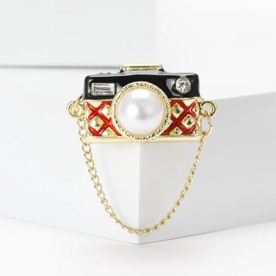 Spilla Fotocamera Catena Smaltata in Lega Retro Personalità Creativa Abbigliamento da Uomo e da Donna Spilla Ornamento Corsage