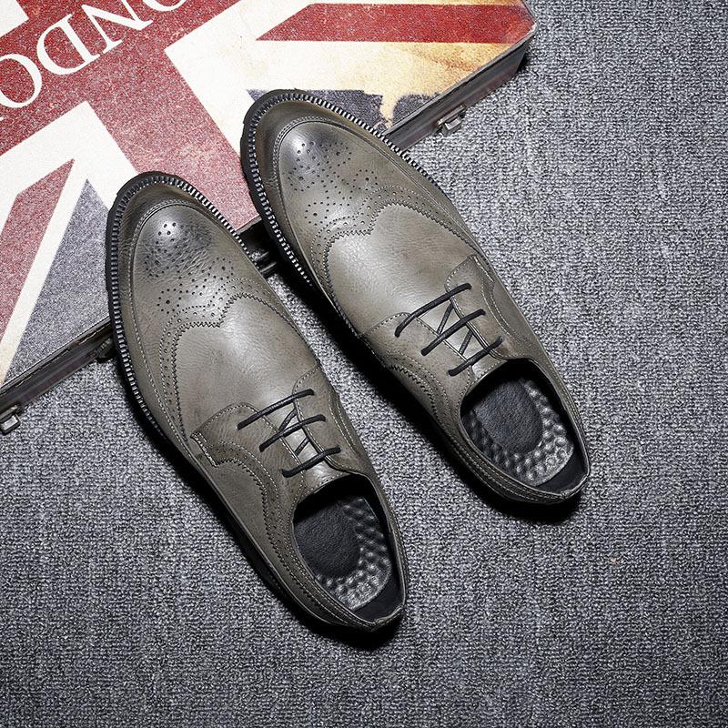 New Fashion Casual Italian Stylist Men Flat Formal Oxfords Wedding Shoe Mens Dress Shoes Leather Brogue Shoes Big Size Hjm0
