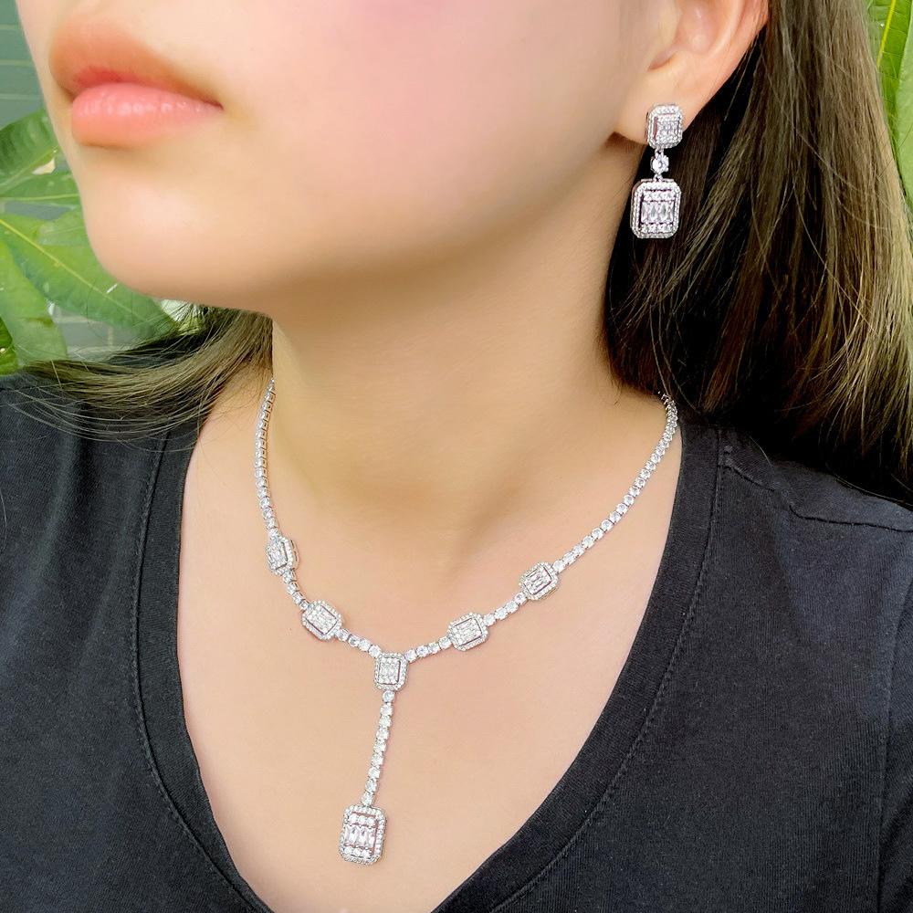 Zestaw Biżuterii Ślubnej Lśniący Cyrkon Ślubny Naszyjnik Kolczyki Sztyfty Dwuczęściowy Łańcuszek Sukienka Akcesoria Ślubne