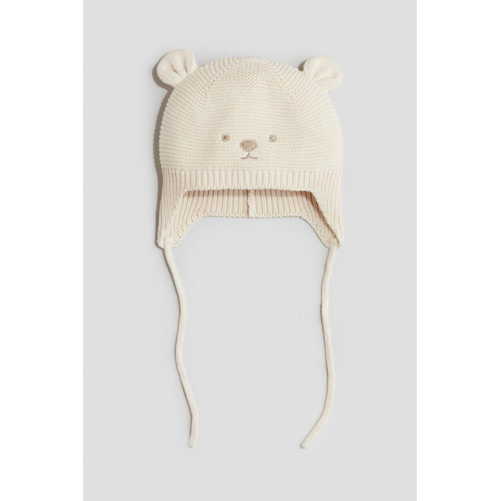 

Вязаная шапка с ремешком на подбородке HM светло-бежевого цвета