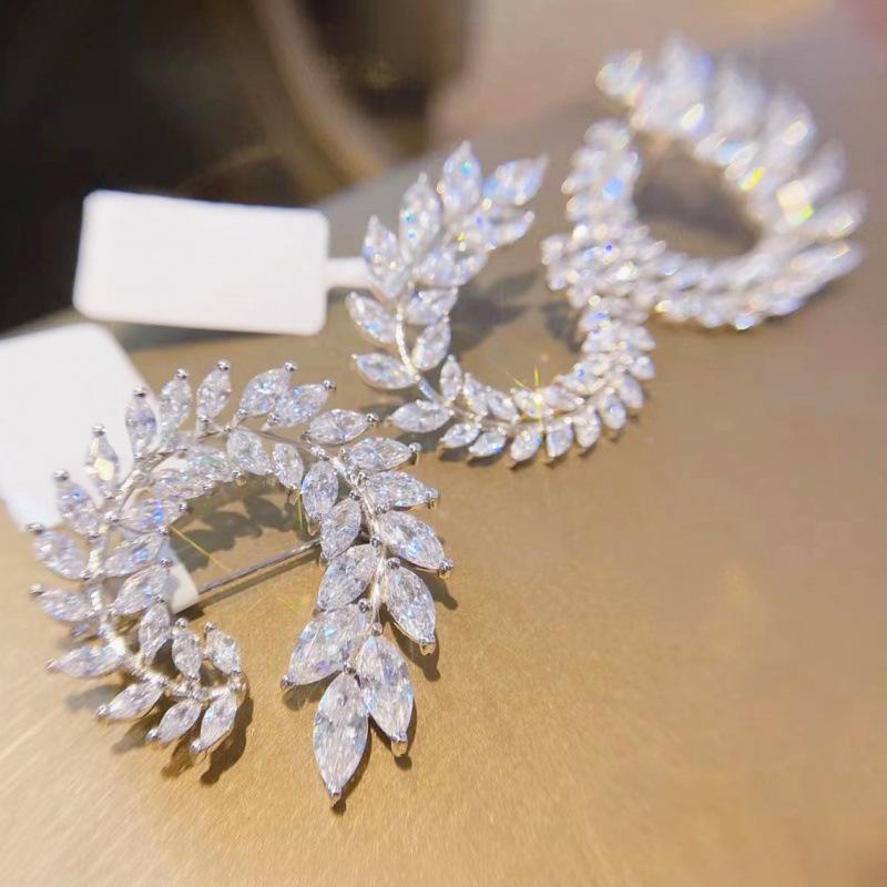 Elegant Leaf Stud & Hoop Earrings for Women - Trendy Micro-Inlaid Korean/Japanese Design with Unique Personality.