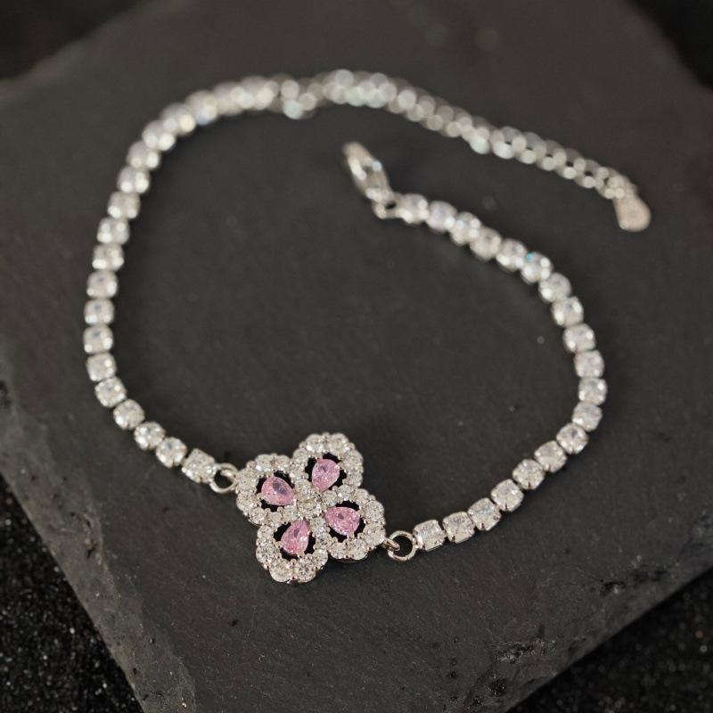 Bracelet Loop Four-Leaf Clover Bracelet Women'S Light Luxury Niche Full Of Diamond Snowflake Hand Jewelry Cold Wind High Sense