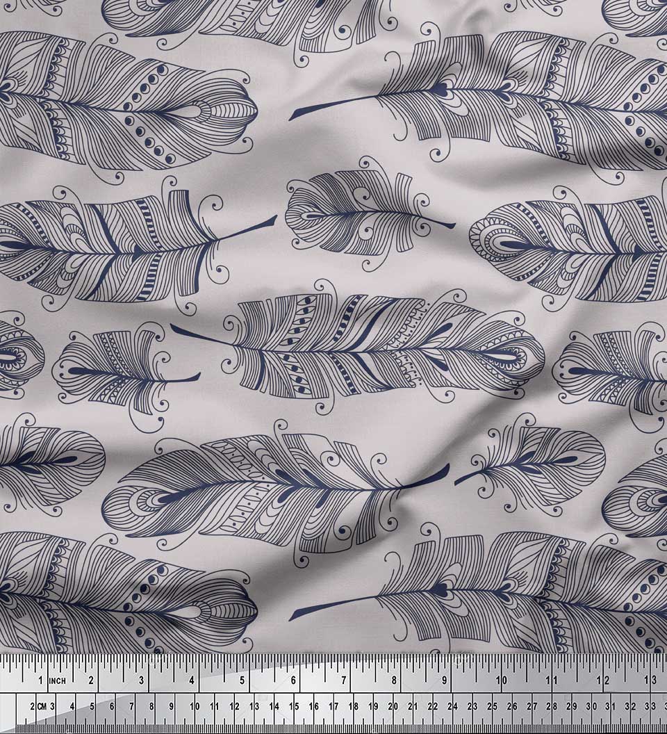 

Soimoi Grey Japan Crepe Satin Fabric Tribal Feather Print Fabric на метр 42 дюйма