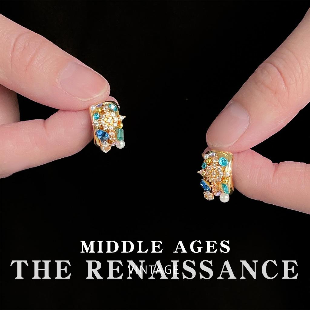 Light stroke heavy industry color treasure micro-inlaid zircon c-shaped stud earrings French retro court style contrasting color earrings women