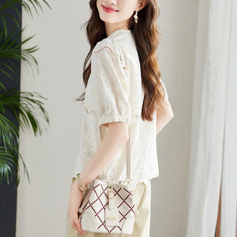 Bluzka morelowa z haftem i ażurem w serek, damska, z krótkim rękawem, letnia, nowa, odmładzająca, wszechstronna, top z czystej bawełny