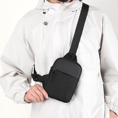 Wasserdichte Sling Brusttasche für Herren Modische Kleine Schwarze Crossbody Schulter Reißverschlusstasche Reise Trainings Handtasche Messenger Bag für Herren