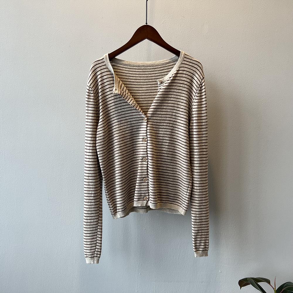 

Вязаный кардиган в контрастную полоску Yanshuang Korean - женская весенняя куртка-свитер с круглым вырезом P168 One Size