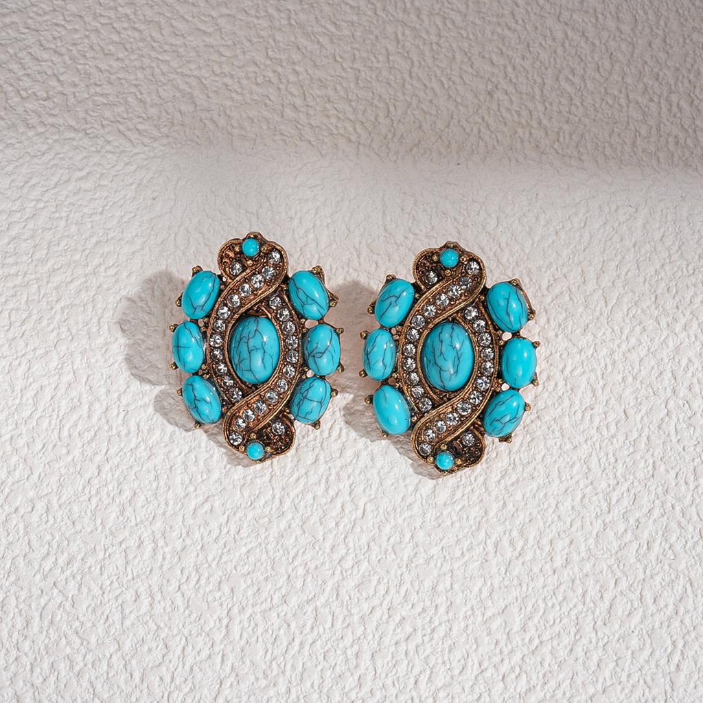 Ethnic Style Diamond-set Resin Hollow Oval Pendant Necklace Retro Light Luxury Item Decoration