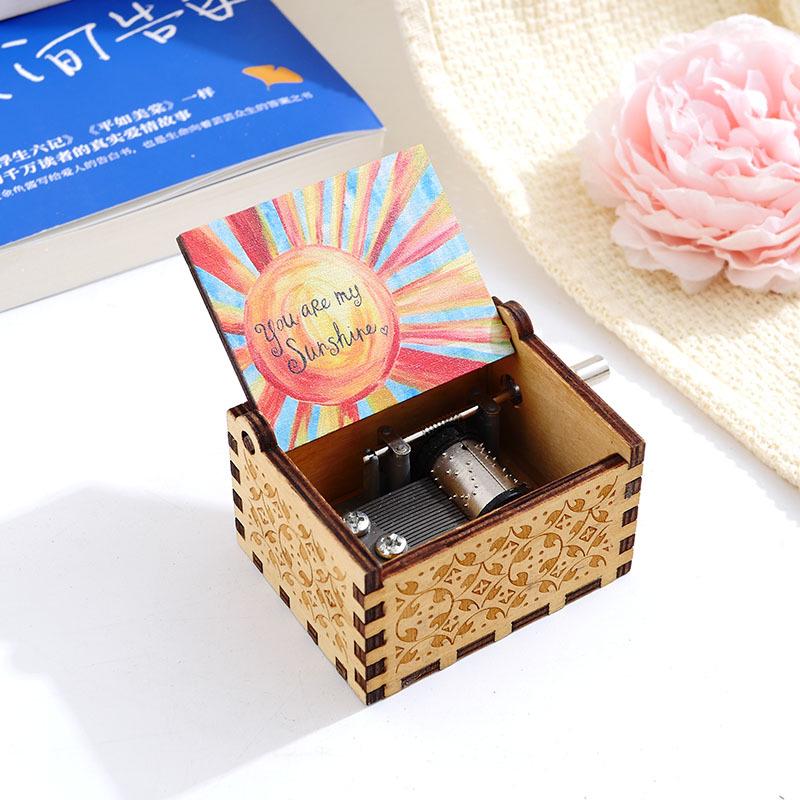 

Ретро Деревянная Музыкальная Шкатулка с Ручным Приводом и УФ-Печатью - Ты Мое Солнышко 6.4cm * 5.2cm * 4.2cm