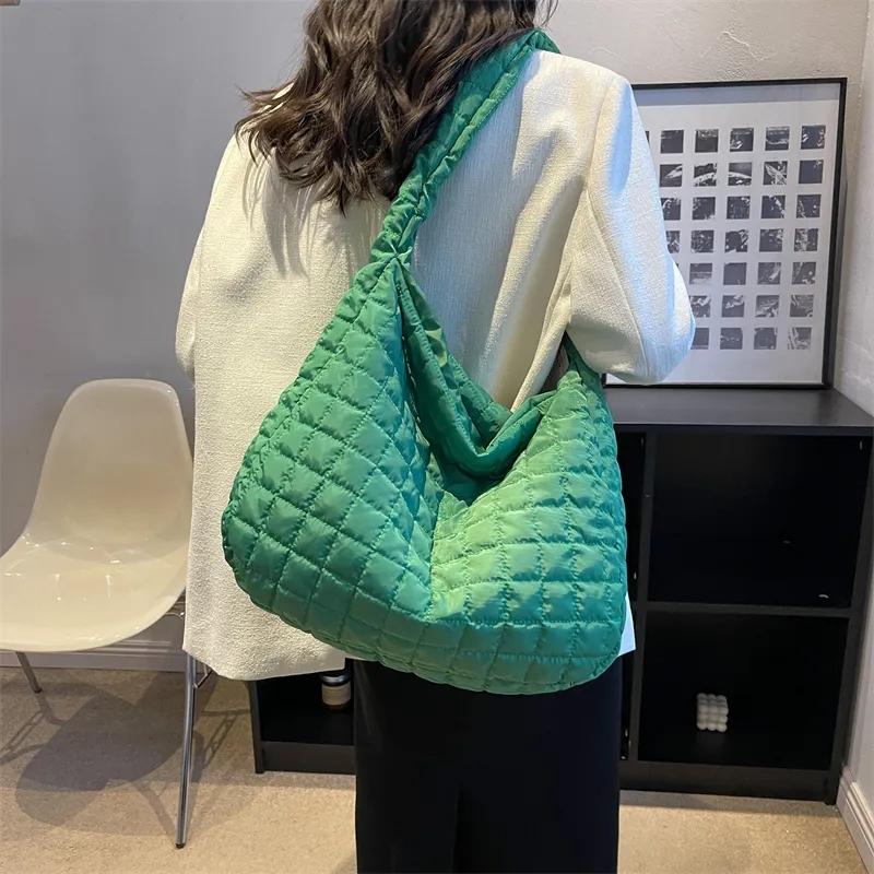 Quilted Padded Crossbody Bag for Women Pleated Bubbles Cloud Shoulder Bags Large Tote Bucket Bag Ruched Handbags as detailpage