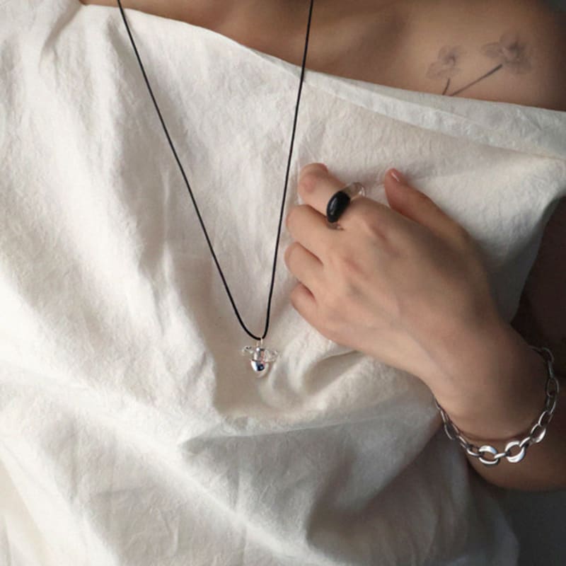 APIOH MUSHROOM NECKLACE