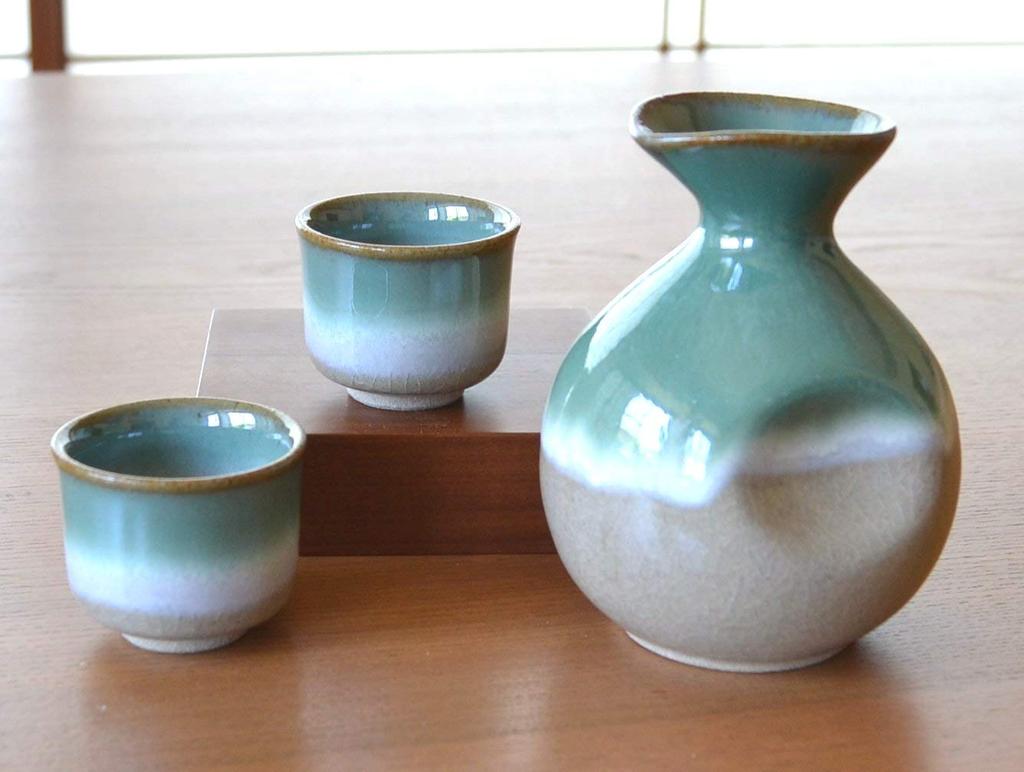 Sake Arita 1 Tokkuri and 2 Guinomi Sake Late Made in Japan Set, Ware, (Japanese Cups), Autumn, Ceramic,