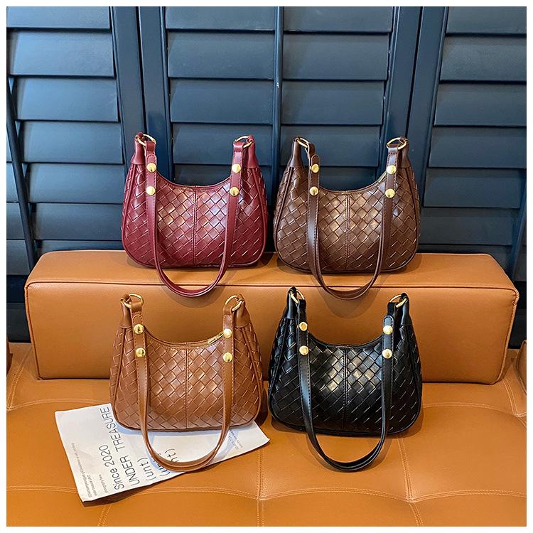 2025 Women's Versatile Woven Shoulder Bag - Fashionable Dumpling Style for Commuters