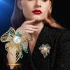 Vintage Hollow Leaf Pearl Brooches For Women Green Color Crystal Rhinestone Flower Lapel Pines Clothing Party Accessories Gifts