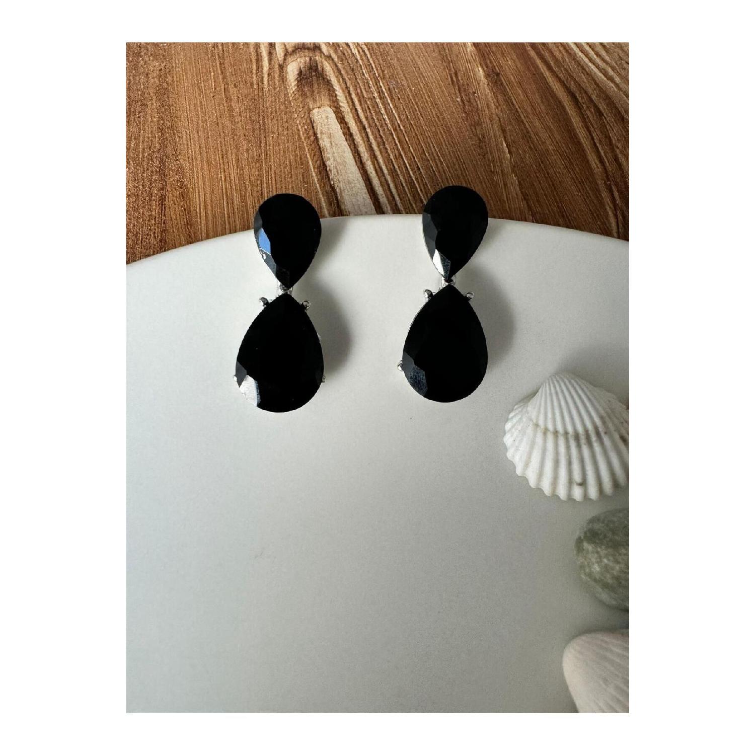 

Кришталеві сережки Black Drop білий