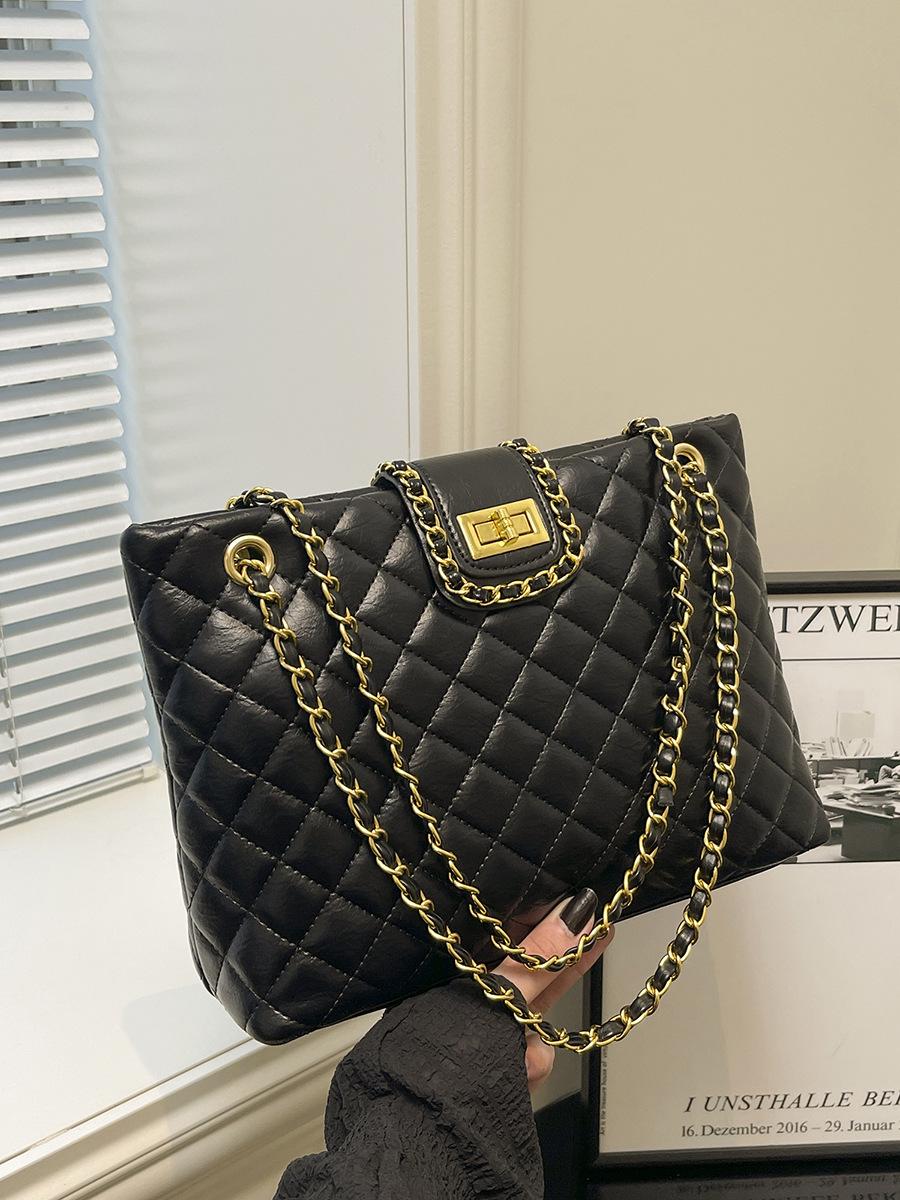 

2025 Autumn Women s Fashion Versatile Crossbody and Handheld Bag with Large Capacity 22x10x29 cm чорний