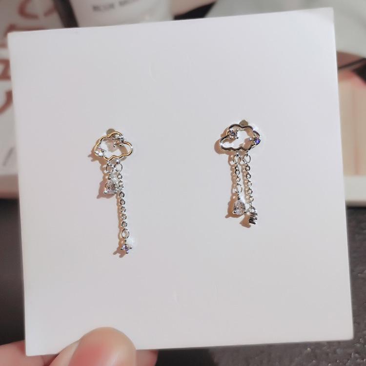 Hollowed Out Clouds with Diamond Encrusted Temperament Asymmetric Earring Women Cold Fengshui Drop Earrings
