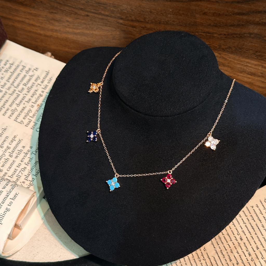 Douyin live stream supply, dopamine colored diamond four-leaf flower bracelet, summer small fresh and versatile bracelet jewelry.