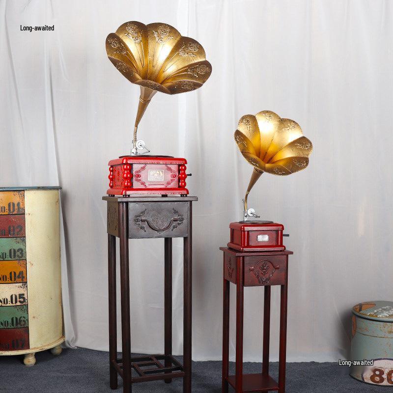 Vintage European-Style Gramophone Ornament: Nostalgic Record Model for Living Room or Wine Cabinet Decor
