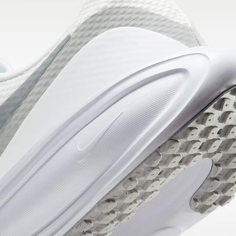 Nike Men's Revolution 8 Running Shoes