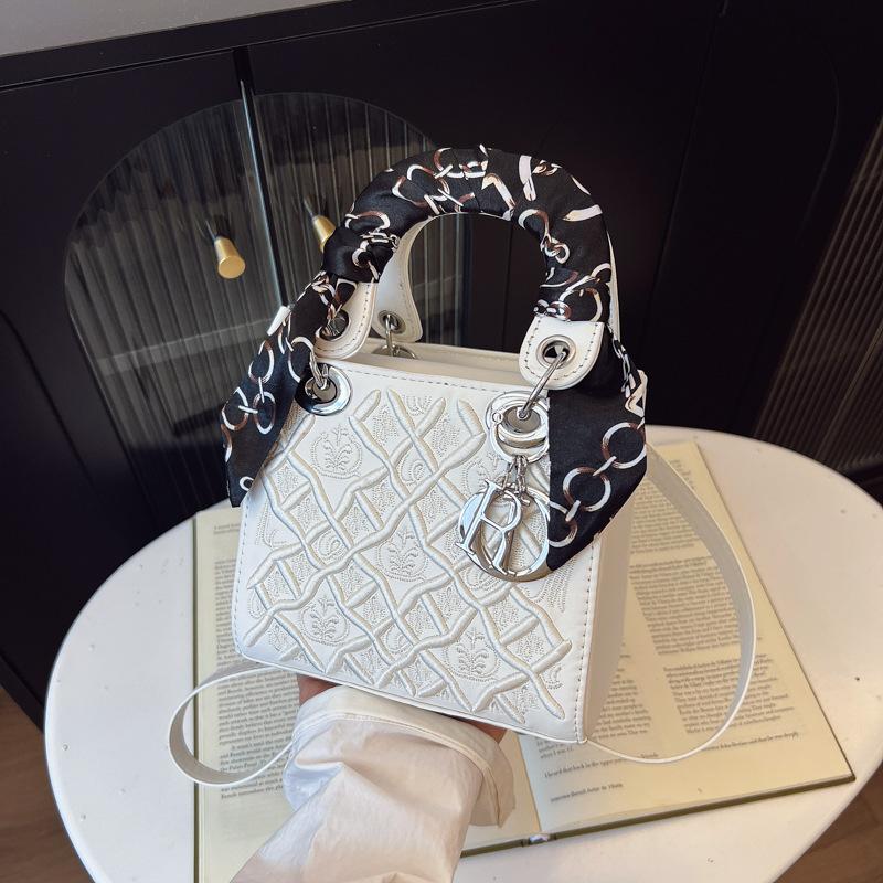 New fashion heavy industry embroidered silk scarf bag portable shoulder crossbody trendy women's bag