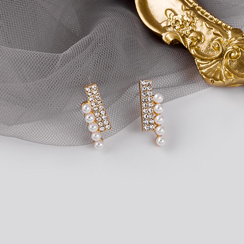 

925 Silver Exquisite French Pearl Stud Earrings with Diamond Inlay