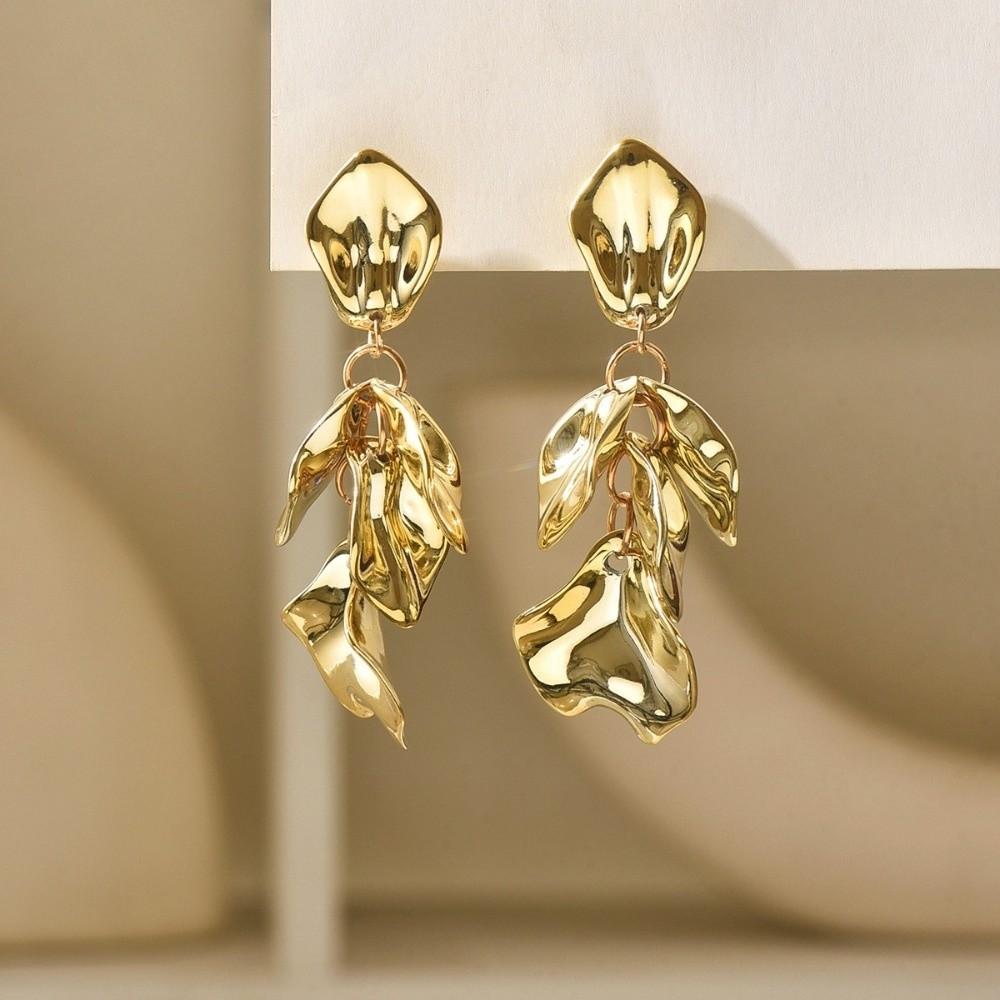 Zinc Zinc Alloy Acrylic Drop Earrings Sweet Dangle Earrings Fashion Petal Tassel Earrings Formal Occassion