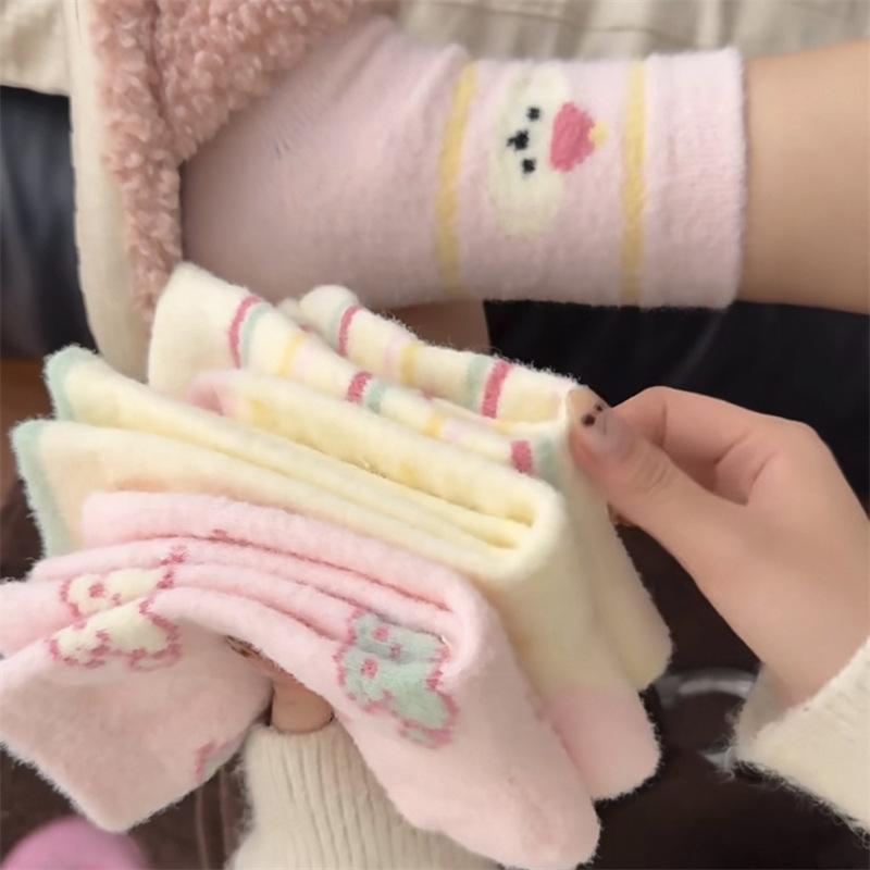 Female Autumn and Winter Thickened Warm Lovely Cartoon Pink Is The Moon Son Sleep In The Tube Pile Pile Cotton Socks