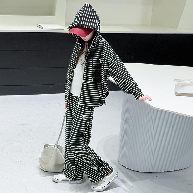 

Комплект спортивной одежды для девочек в полоску с капюшоном - Весна/Осень 2025: Повседневный свободный костюм-двойка с длинным рукавом 150 cm