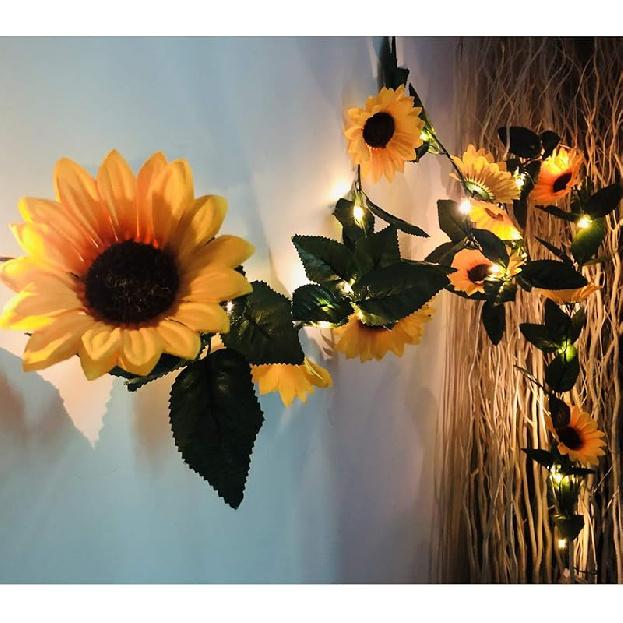 Fielegen 30 LED Artificial Sunflower Garland with Lights Battery Powered 7.2ft Sunflower Vine Fake Flowers Garland String Lights for Indoor Bedroom 30led Sunflower