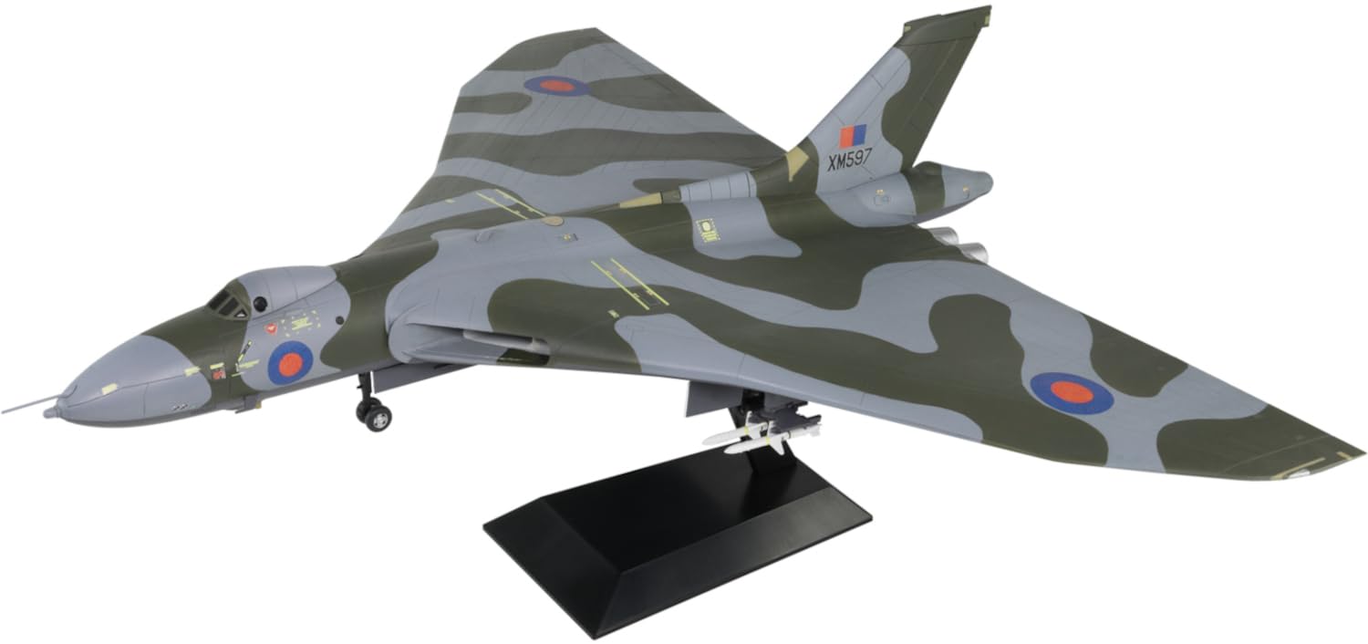 

Pit Road 1/144 SN Series Royal Air Force Vulcan B.2 Strategic Bomber Plastic Model Kit SN28