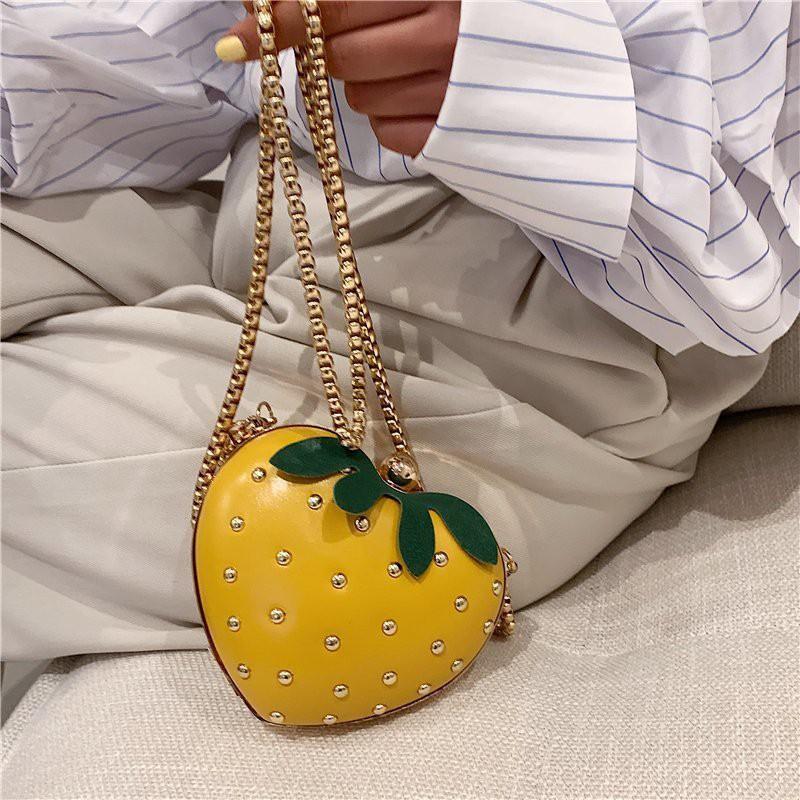 2026 Neue Süße Erdbeer-Tasche Kleine Frische Mädchen Kinder Dekorative Damen-Kette Crossbody Lippenstift