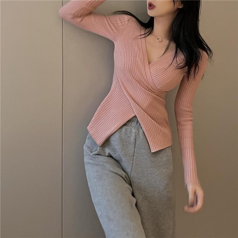 Women's V-Neck Irregular Knit Long Sleeve Sweater - Slimming Autumn Fashion Top