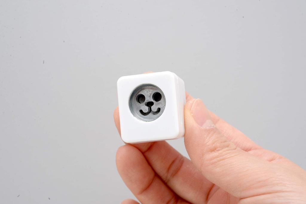 Ernest Character Bento 3 Shapes a favorite brand of major restaurants (Seaweed Punch) Mini, Types, Easy-to-Cut (Smiling Punch), A-77096,