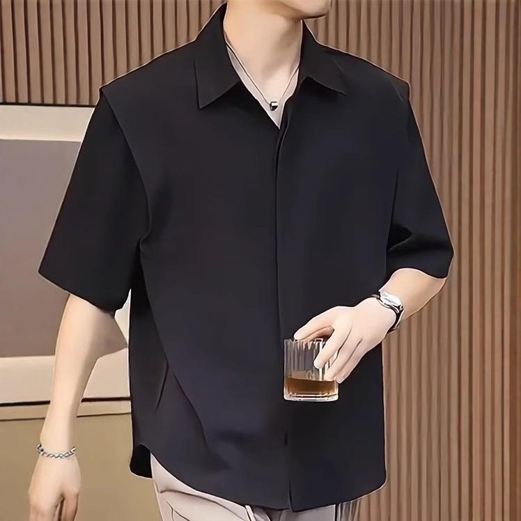 Nová splývavá košile s krátkým rukávem z ledového hedvábí Pánský letní top s polovičním rukávem Korejská jednobarevná bez rukávů se středním rukávem Podšívka