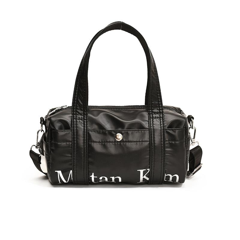 Premium large-capacity armpit bag, new large-capacity pillow bag, simple shoulder messenger bag.