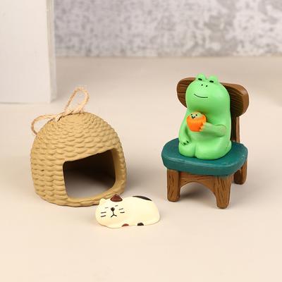 1 Stück Frosch Harz Miniatur Puppenhaus Zubehör Diy Büro Dekor Anime Statuen Auto Ornament Niedlich Moderne Kunst Modell Mini Spielzeug