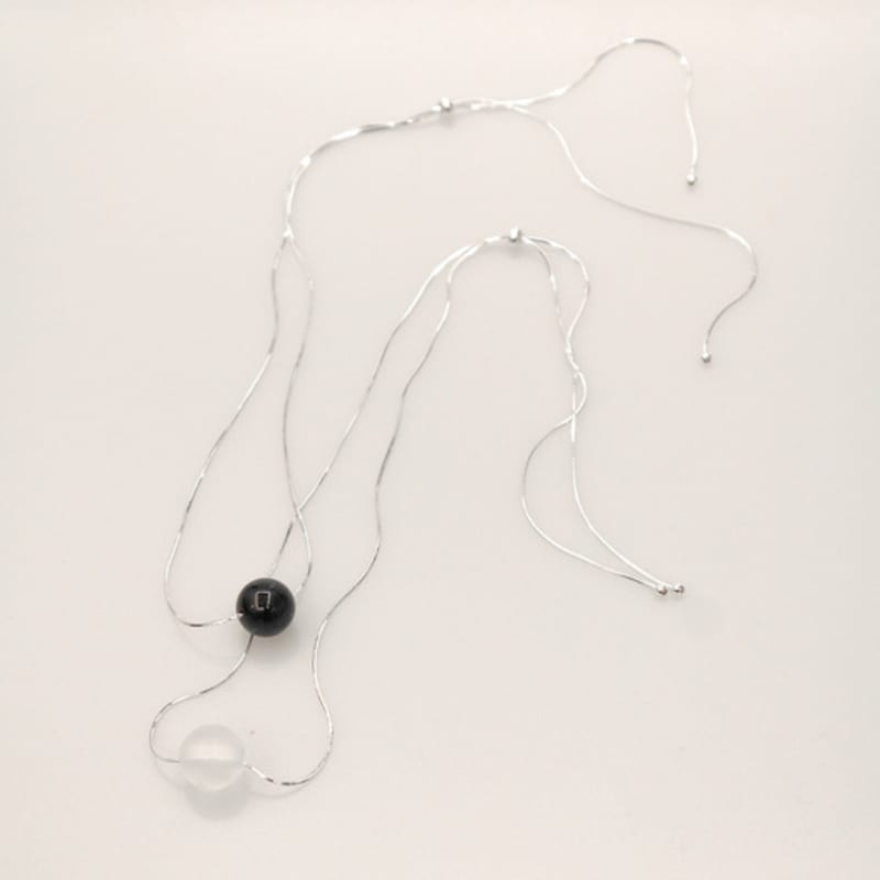 STUDIO LEIGH MATT CRYSTAL SILKY NECKLACE
