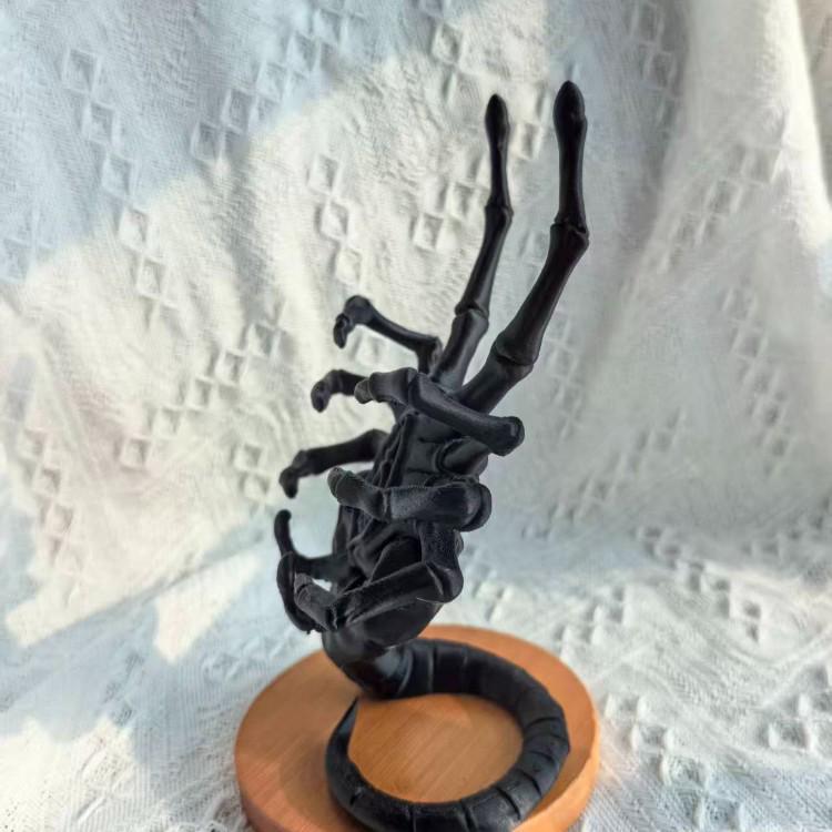 Alien Facehugger Phone Holder