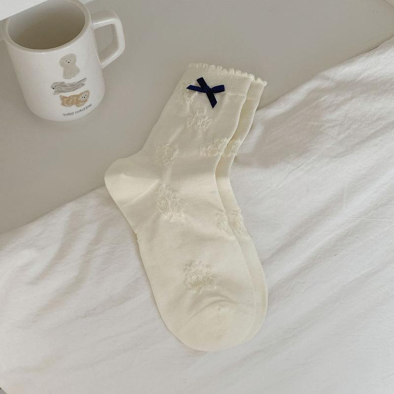 Autumn and Winter Heart-shaped Bow Socks for Women, Pure Cotton, Personalized and Retro Lace Boneless Mid-calf Socks